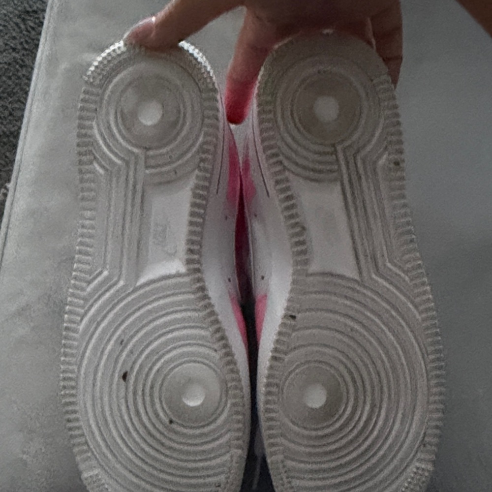 Women’s custom hand painted Pink and White Barbie Sneakers used - Picture 4 of 6